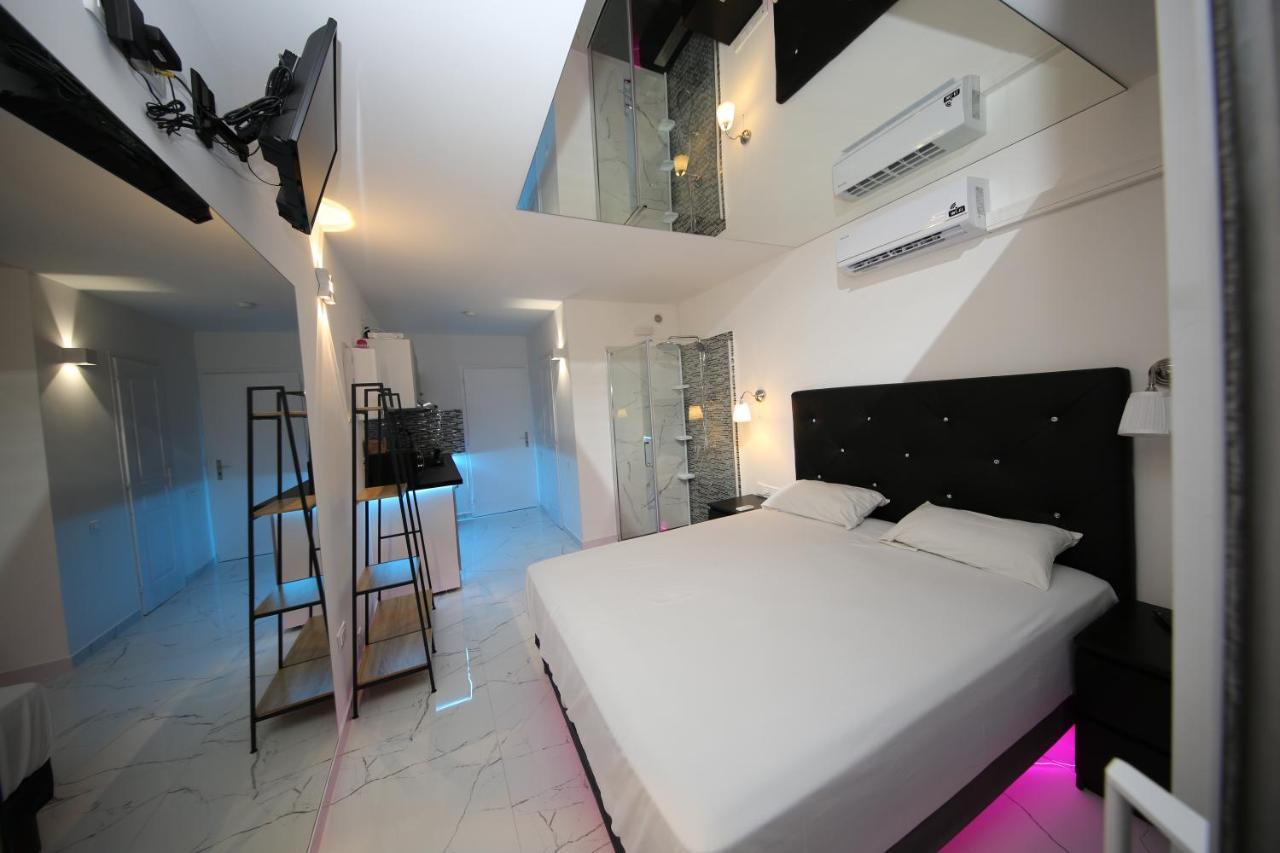 Studio Indecent Agde Bagian luar foto